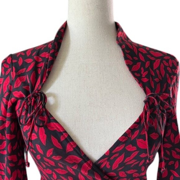 Diane von Furstenberg DVF Iconic Kiss Gildred Black Red Lip Wrap Silk Dress Sz 8 - Picture 4 of 16